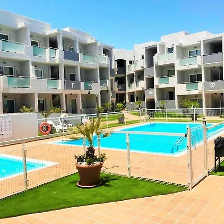 Surfer's View Pool Ac Wifi Deskterrace And Parking Lejlighed *