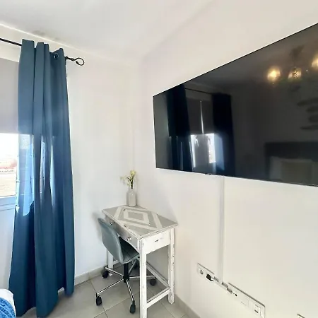 Surfer's View Pool Ac Wifi Deskterrace And Parking Lejlighed Corralejo