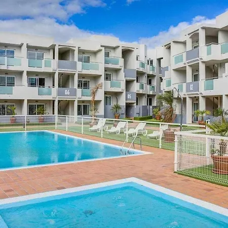 Surfer's View Pool Ac Wifi Deskterrace And Parking * Corralejo