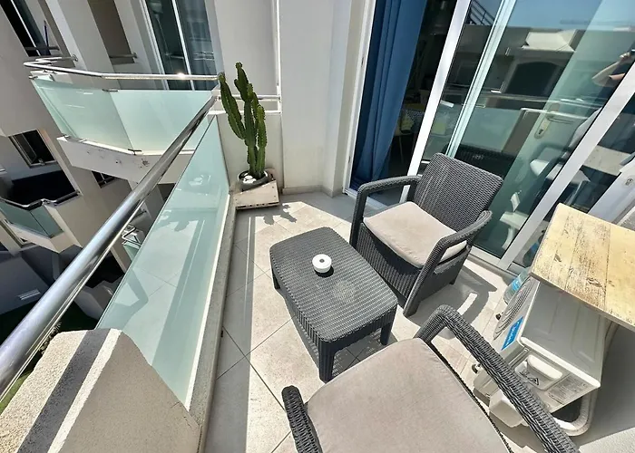 Surfer's View Pool Ac Wifi Deskterrace And Parking