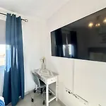 Surfer's View Pool Ac Wifi Deskterrace And Parking Apartman Corralejo