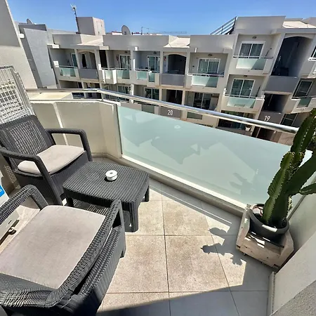 Surfer's View Pool Ac Wifi Deskterrace And Parking * Corralejo