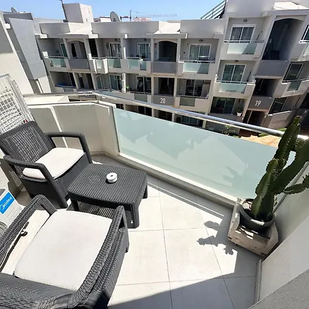Surfer's View Pool Ac Wifi Deskterrace And Parking Apartment