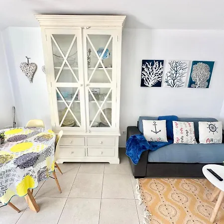 Surfer's View Pool Ac Wifi Deskterrace And Parking Apartamento