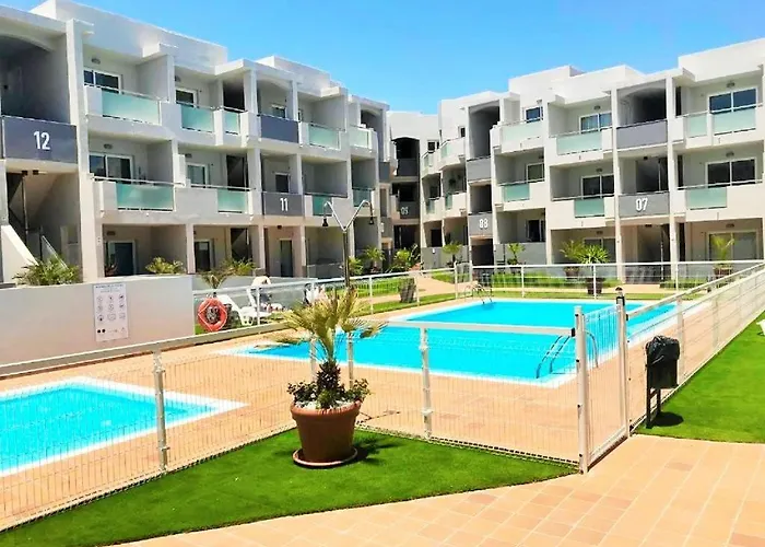 Surfer's View Pool Ac Wifi Deskterrace And Parking Lägenhet *