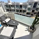 Surfer's View Pool Ac Wifi Deskterrace And Parking *